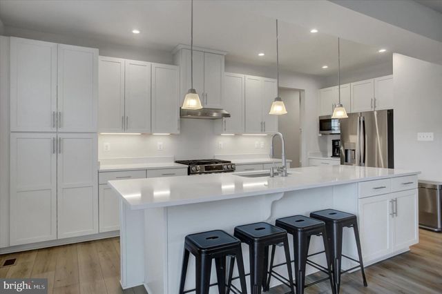 1585 SHANNON DR S, Greencastle, PA 17225