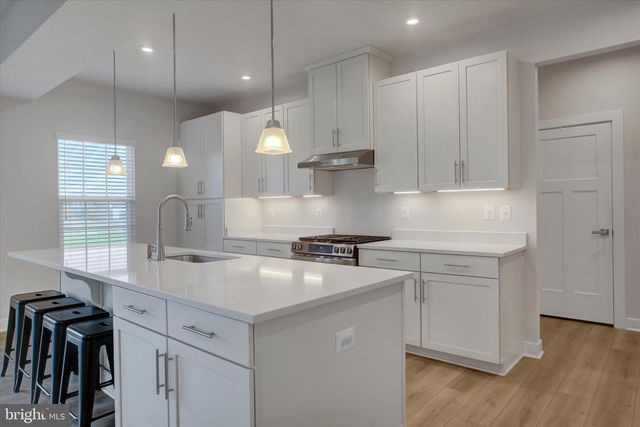 1585 SHANNON DR S, Greencastle, PA 17225