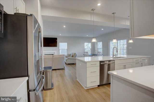 1585 SHANNON DR S, Greencastle, PA 17225