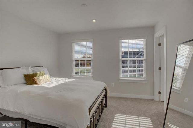 1585 SHANNON DR S, Greencastle, PA 17225