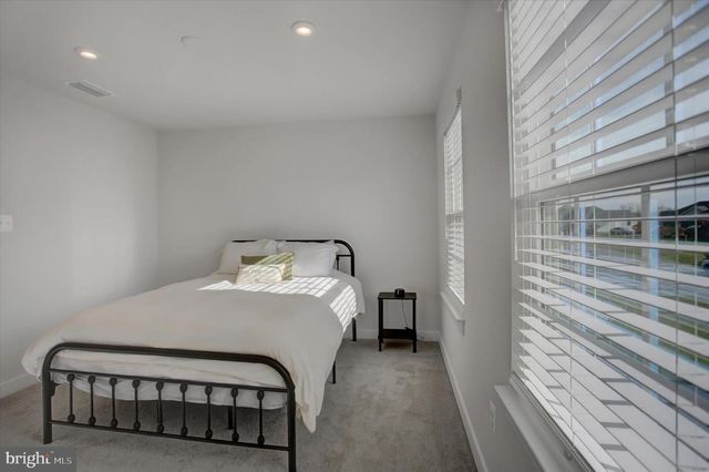 1585 SHANNON DR S, Greencastle, PA 17225