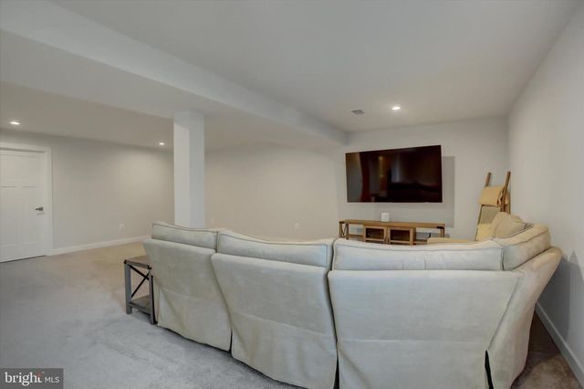 1585 SHANNON DR S, Greencastle, PA 17225