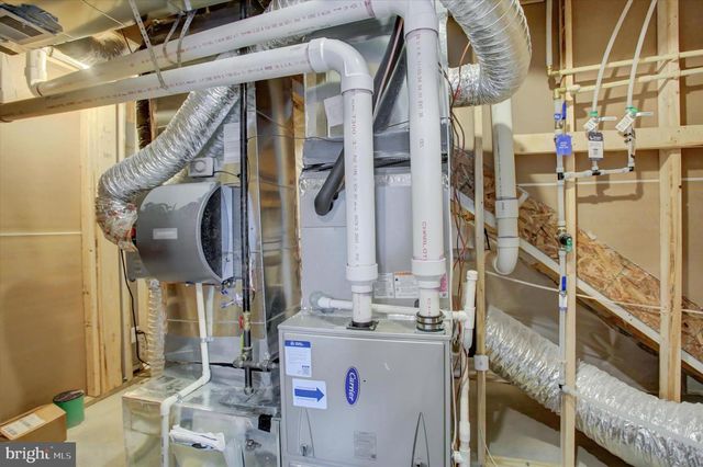 1585 SHANNON DR S, Greencastle, PA 17225