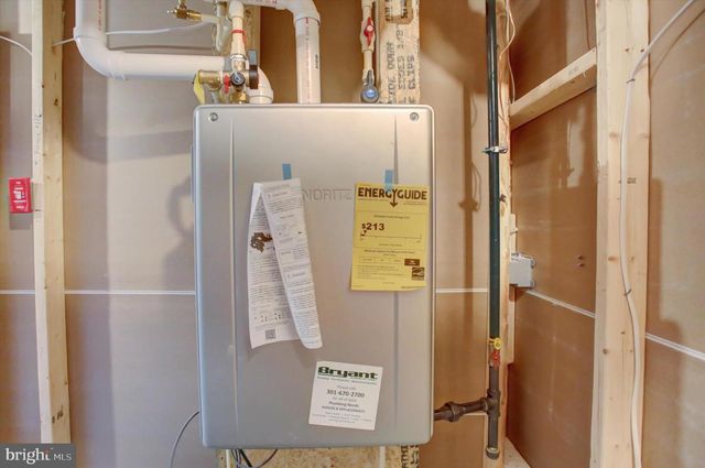 1585 SHANNON DR S, Greencastle, PA 17225