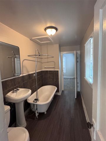 2613 Nettleton Street, Houston, TX 77004