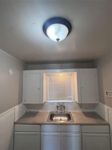 2613 Nettleton Street, Houston, TX 77004