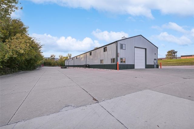 1402 18th Street SW, Cedar Rapids, IA 52404