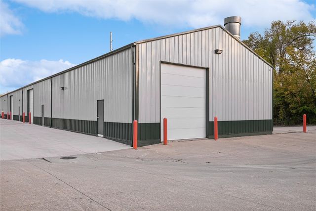 1402 18th Street SW, Cedar Rapids, IA 52404