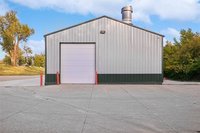 1402 18th Street SW, Cedar Rapids, IA 52404