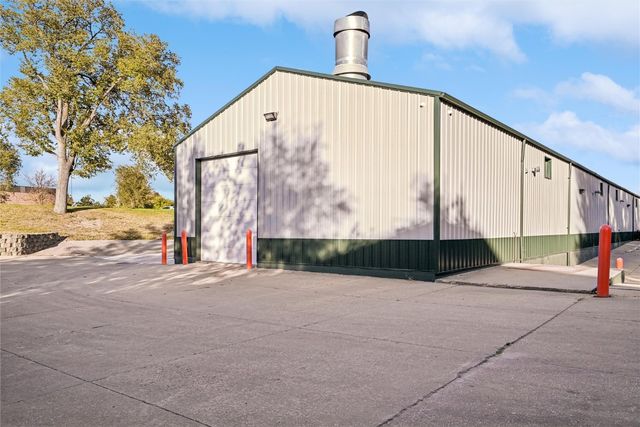 1402 18th Street SW, Cedar Rapids, IA 52404