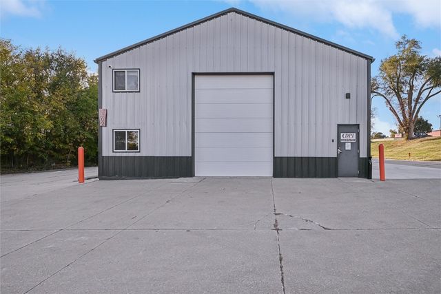 1402 18th Street SW, Cedar Rapids, IA 52404