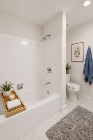 727 S Maple Avenue 302, Oak Park, IL 60304
