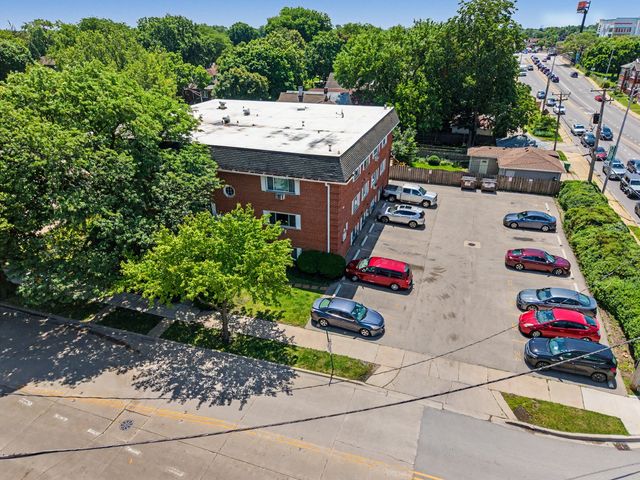 727 S Maple Avenue 302, Oak Park, IL 60304