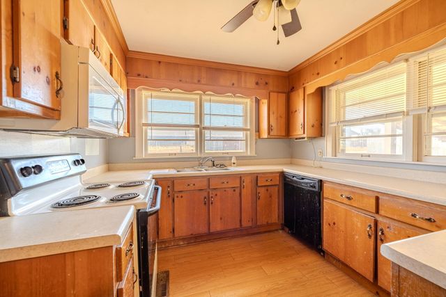 60 WHITE ST, Savannah, TN 38372