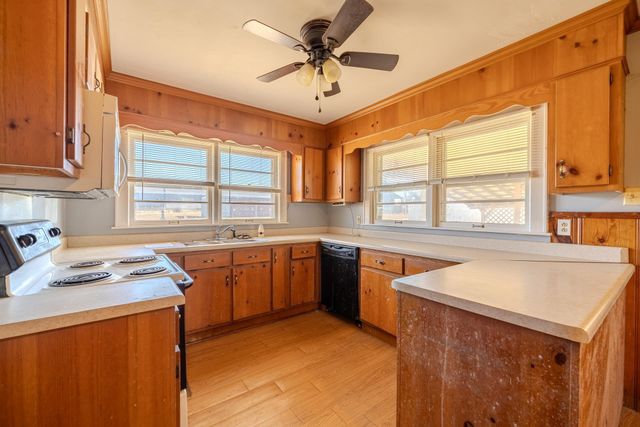 60 WHITE ST, Savannah, TN 38372