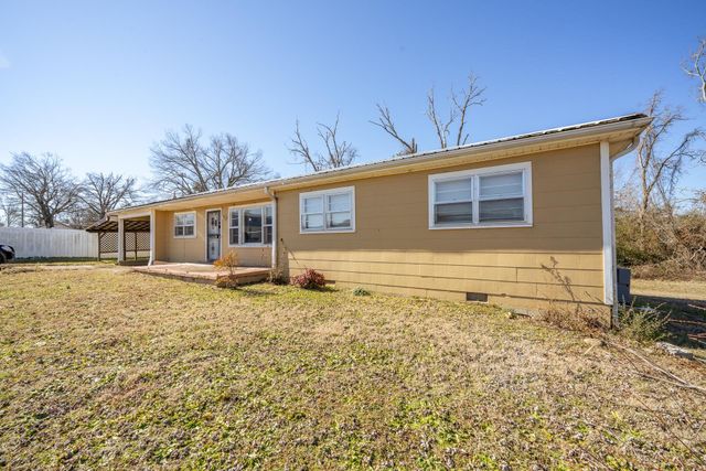 60 WHITE ST, Savannah, TN 38372