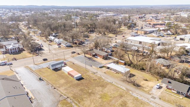 60 WHITE ST, Savannah, TN 38372