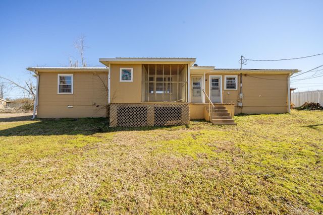 60 WHITE ST, Savannah, TN 38372