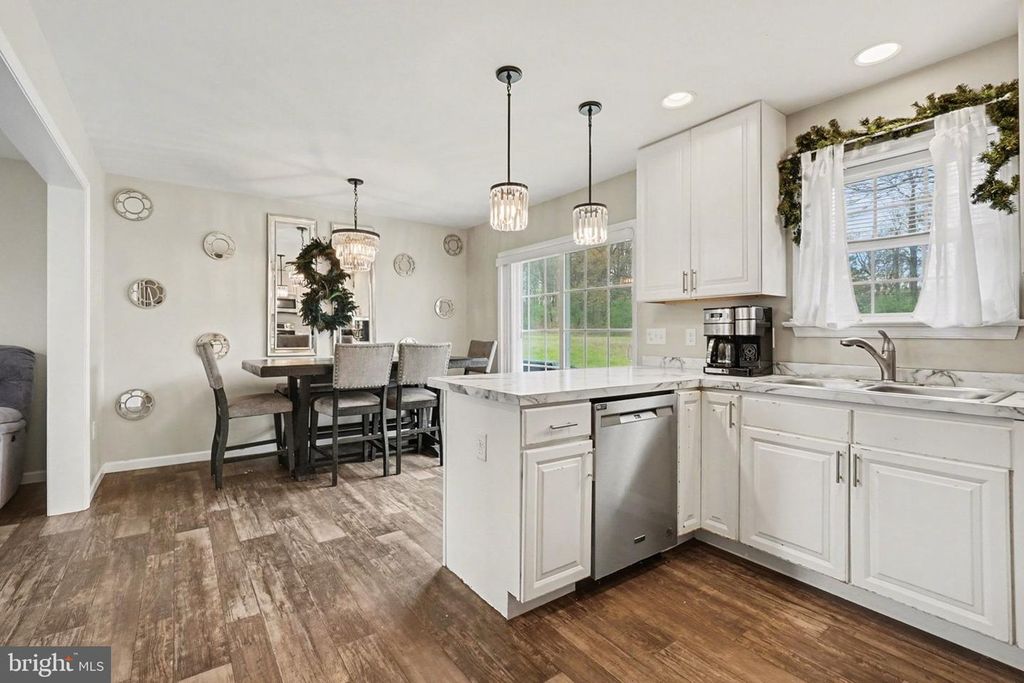 Image 11 of property listing at 4535 ELWILL DR, Harrisburg, PA 17112