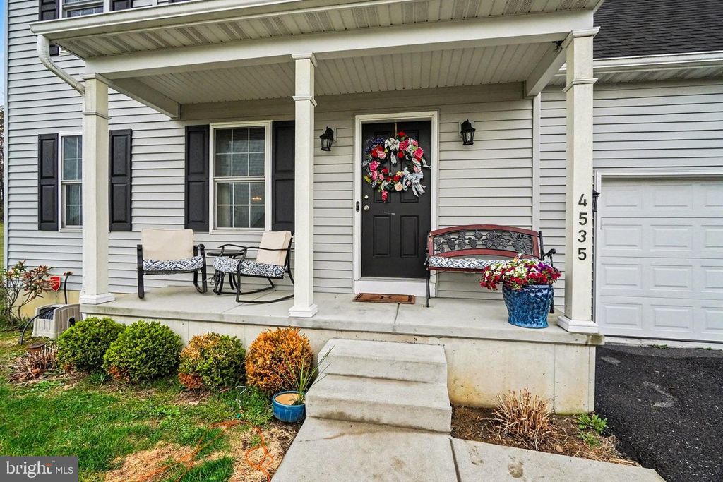 Image 5 of property listing at 4535 ELWILL DR, Harrisburg, PA 17112