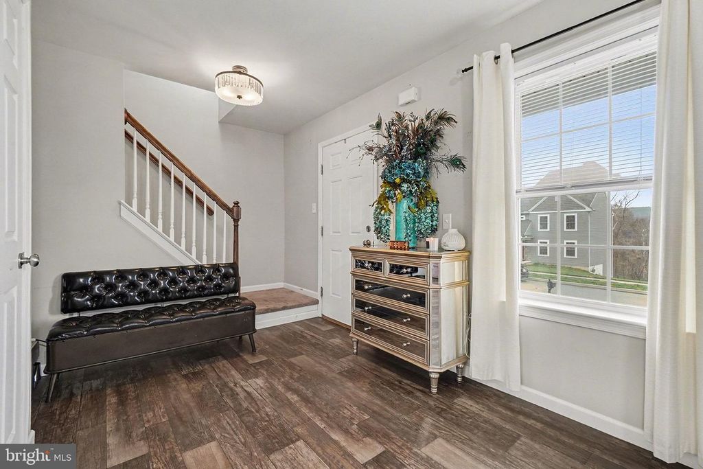 Image 8 of property listing at 4535 ELWILL DR, Harrisburg, PA 17112