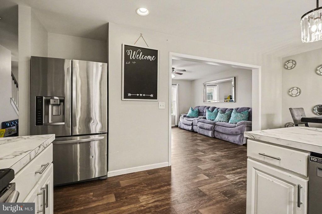 Image 9 of property listing at 4535 ELWILL DR, Harrisburg, PA 17112