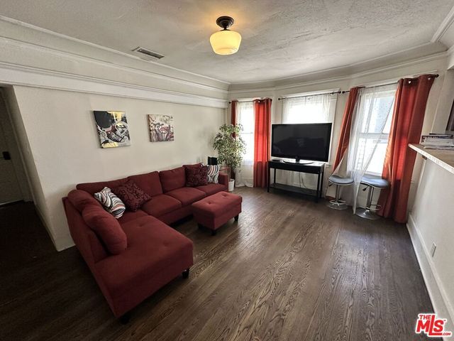 1431 W 24th Street, Los Angeles, CA 90007