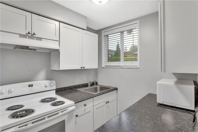 616 Woodburn Lane, Hempfield Twp, PA 15601