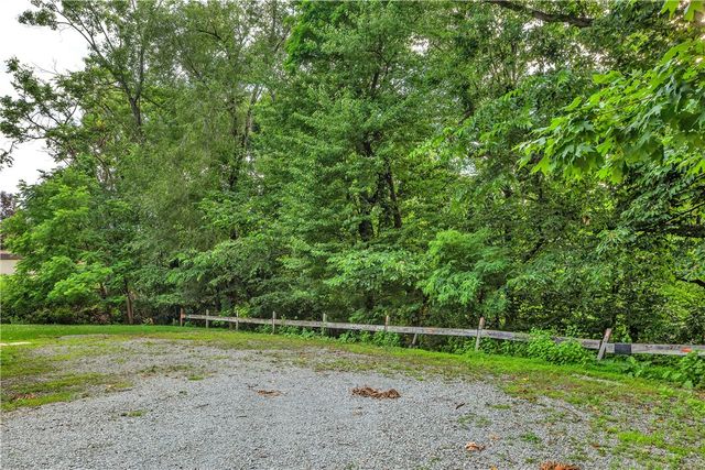 616 Woodburn Lane, Hempfield Twp, PA 15601