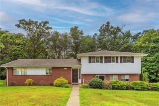 616 Woodburn Lane, Hempfield Twp, PA 15601