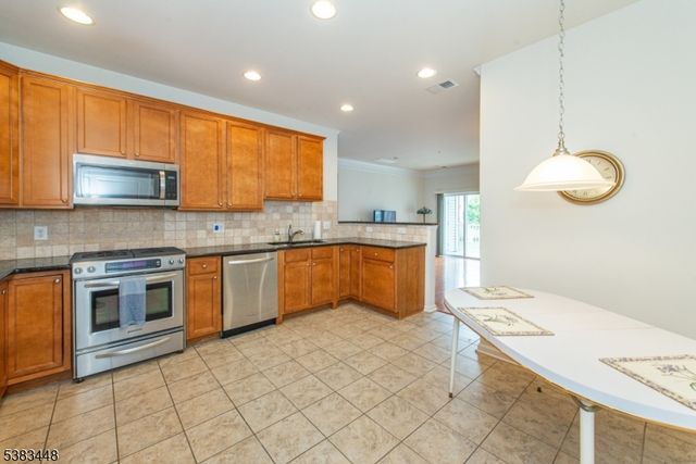 1116 Warrens Way, Wanaque Boro, NJ 07465