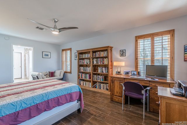 191 Campfire Circle, Fredericksburg, TX 78624