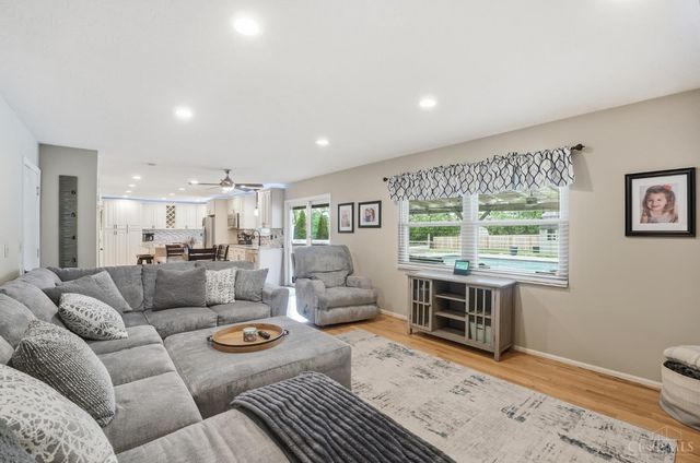 6023 Glennsbury Court, West Chester, OH 45069