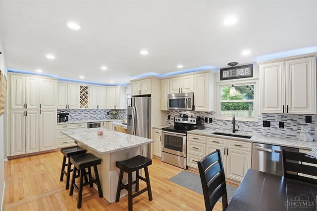 6023 Glennsbury Court, West Chester, OH 45069
