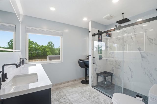 6023 Glennsbury Court, West Chester, OH 45069