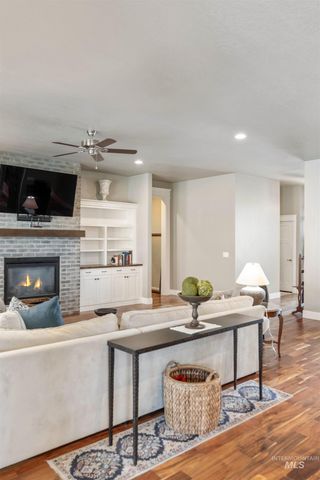 1360 N Bowknot Lake Way, Star, ID 83669