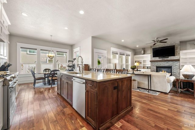 1360 N Bowknot Lake Way, Star, ID 83669