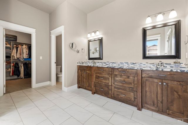 1360 N Bowknot Lake Way, Star, ID 83669