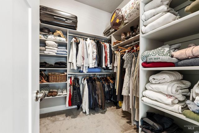 1360 N Bowknot Lake Way, Star, ID 83669