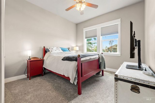 1360 N Bowknot Lake Way, Star, ID 83669