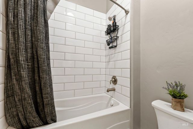 1360 N Bowknot Lake Way, Star, ID 83669