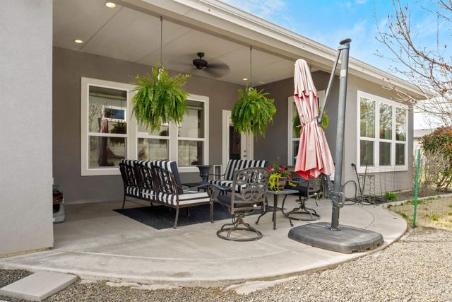 1360 N Bowknot Lake Way, Star, ID 83669