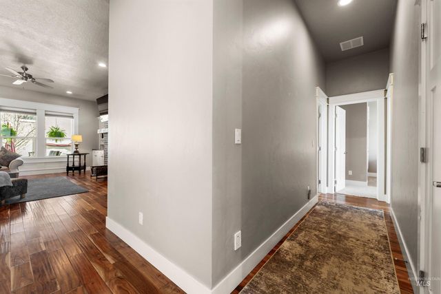 1360 N Bowknot Lake Way, Star, ID 83669