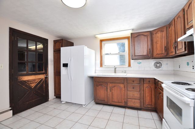 18 Play Road, Enfield, CT 06082