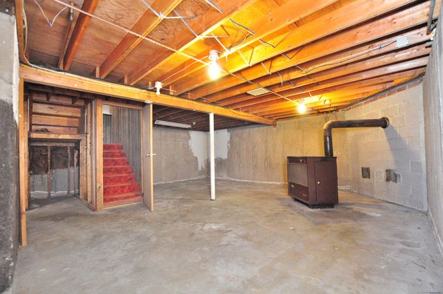 18 Play Road, Enfield, CT 06082