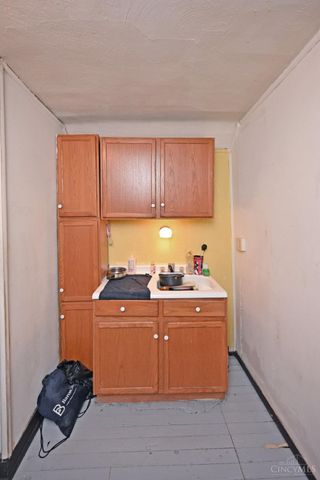 4247 W Eighth Street, Cincinnati, OH 45205