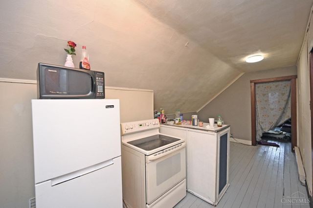 4247 W Eighth Street, Cincinnati, OH 45205