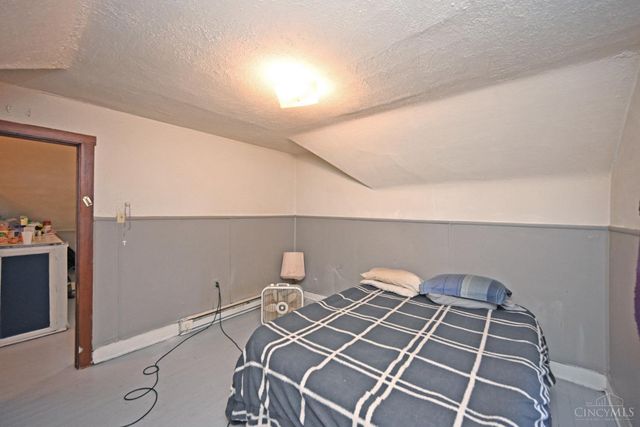 4247 W Eighth Street, Cincinnati, OH 45205