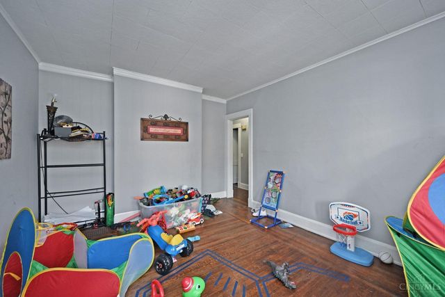 4247 W Eighth Street, Cincinnati, OH 45205