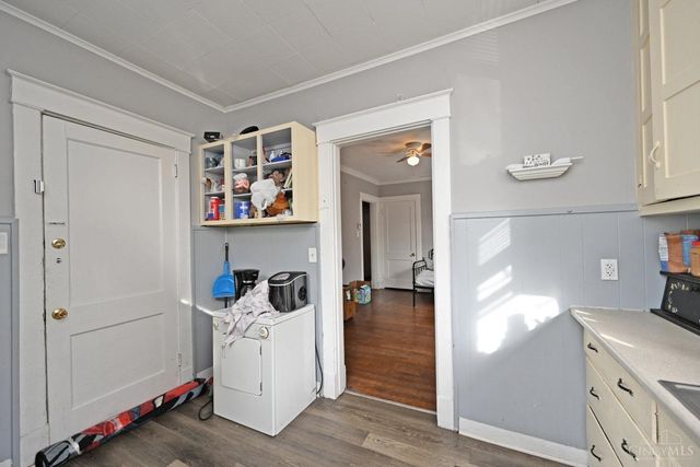 4247 W Eighth Street, Cincinnati, OH 45205